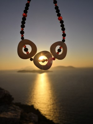 Jewelry set of Necklase, bracelet and matching earrings inspired by the Santorini sunset.