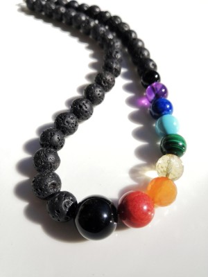 Rainbow effect ! Handmade beaded necklace. 